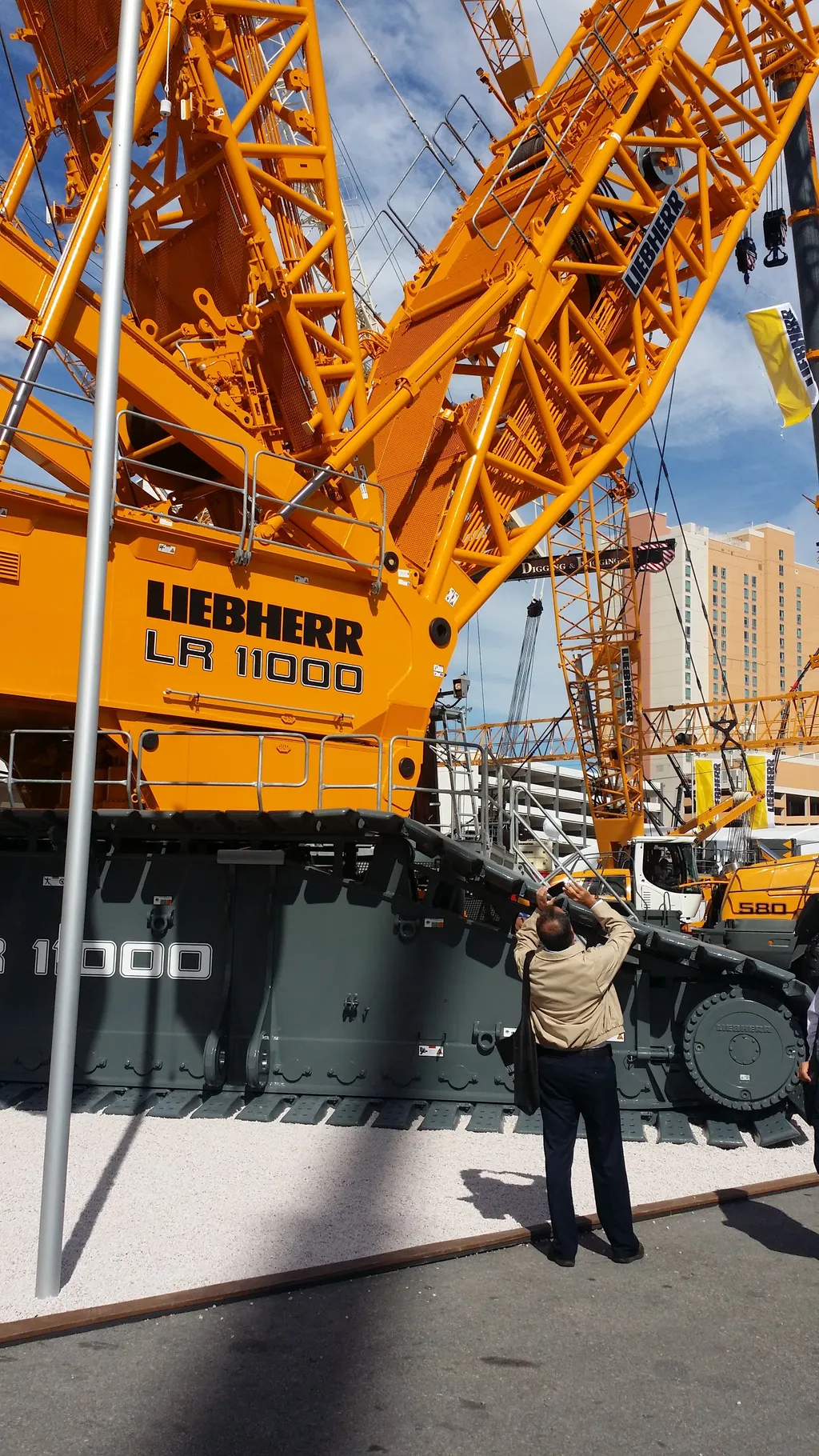Getting a close look at a Liebherr LR 11000 crawler crane
